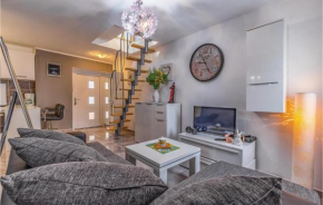 Two-Bedroom Apartment in Pula
